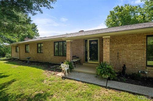 1255 Walnut Hill Farm Dr, Chesterfield, MO, 63005-4524 | Card Image