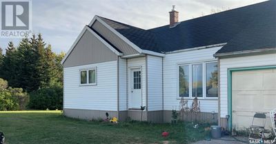 329 1 St Ave Se, House other with 3 bedrooms, 2 bathrooms and null parking in Sturgis SK | Image 2