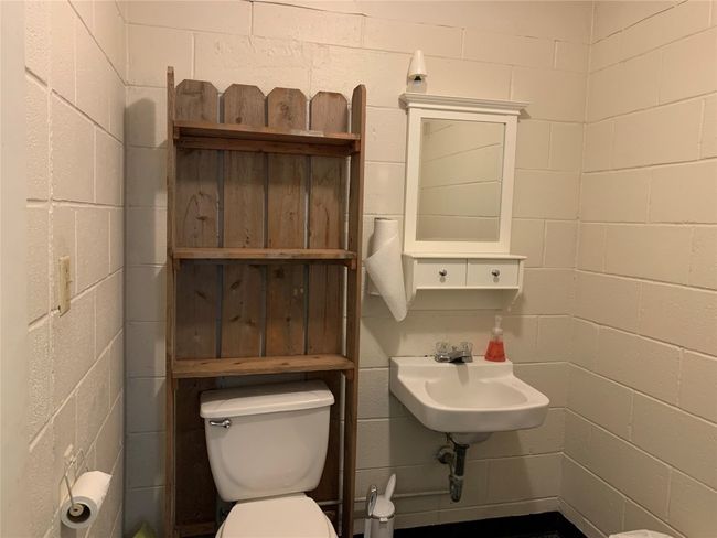 2924 E Austin St, Home with 0 bedrooms, 0 bathrooms and 5 parking in Giddings TX | Image 7