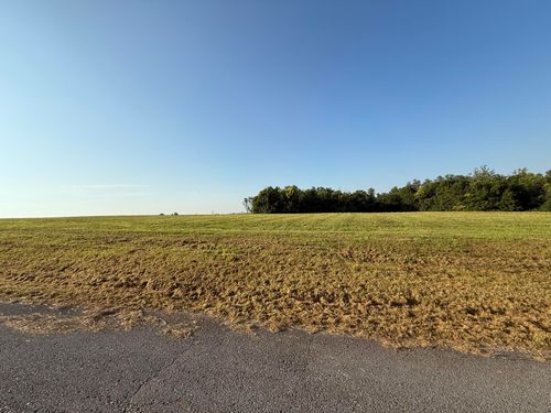 132 Hyde Park Ln, Georgetown, KY, 40324-9699 | Card Image
