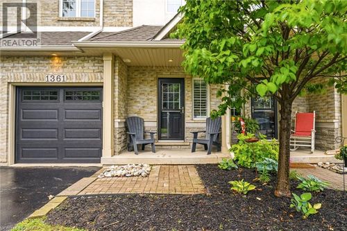 1361 Stephenson Dr, Burlington, ON, L7S2M4 | Card Image