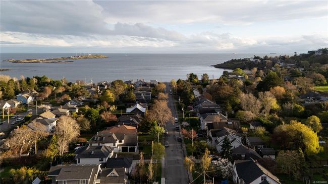 609 Oliver St, House other with 4 bedrooms, 4 bathrooms and 6 parking in Oak Bay BC | Image 47