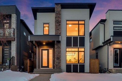 3114 14 Avenue Sw, Home with 5 bedrooms, 3 bathrooms and 4 parking in Calgary AB | Card Image