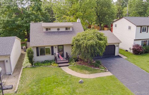 4741 Meadowbrook Ave, Clarkston, MI, 48348-3546 | Card Image