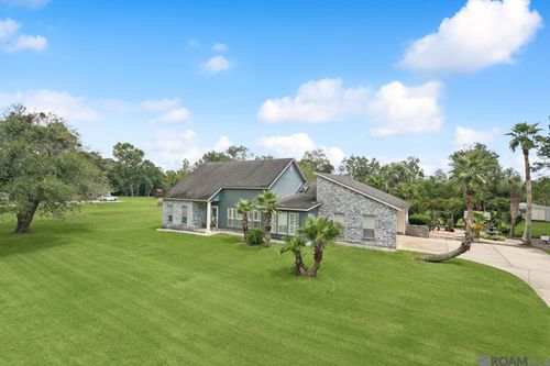 10037 Ginger Place Dr, Baton Rouge, LA, 70817-7625 | Card Image