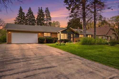 6994 N Range Line Rd, GLENDALE, WI, 53209 | Card Image