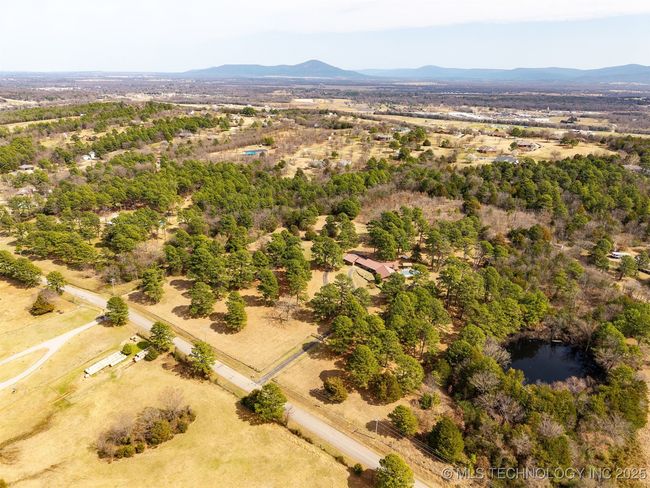 33742 Pleasant Valley Rd, House other with 3 bedrooms, 3 bathrooms and null parking in Poteau OK | Image 17