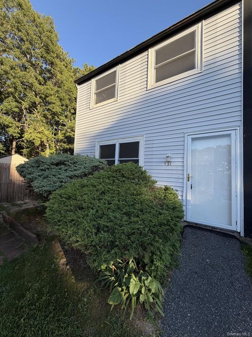 121 Hill Spur, Brookhaven, NY, 11933 | Card Image