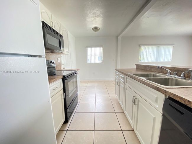 0 - 1280 Ne 211th Ter, House other with 3 bedrooms, 2 bathrooms and null parking in Miami FL | Image 8