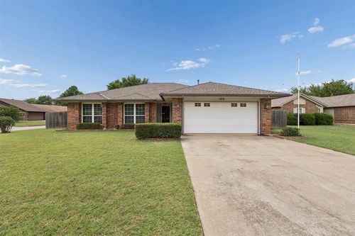 1313 Fairfax Ct, Yukon, OK, 73099-7612 | Card Image