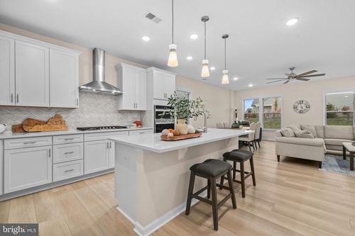 6266 Zinnia Ln, HAYMARKET, VA, 20169-3011 | Card Image