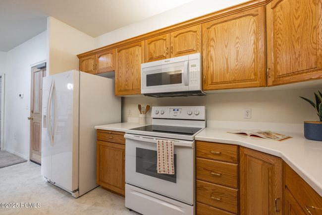 106 - 11035 S Grapevine Cv, Condo with 2 bedrooms, 2 bathrooms and null parking in Sandy UT | Image 6