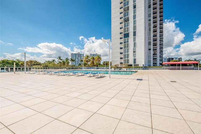 APT-1906 - 3675 N Country Club Dr, Condo with 2 bedrooms, 2 bathrooms and null parking in Aventura FL | Image 38