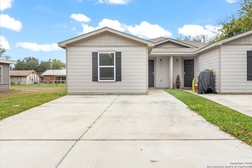 1153 Magnolia, Seguin, TX, 78155-2154 | Card Image