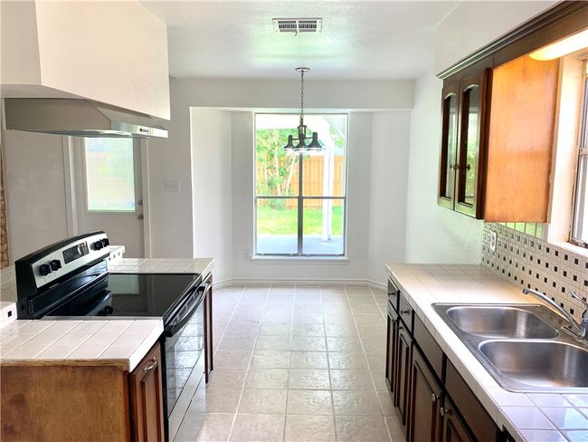 2433 Allencrest Dr, House other with 3 bedrooms, 2 bathrooms and null parking in Corpus Christi TX | Image 7