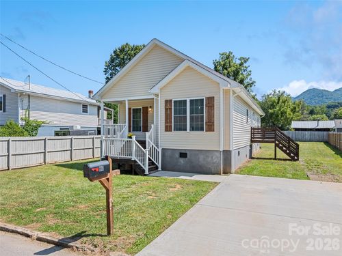 721 Camelot Dr, Waynesville, NC, 28786-0936 | Card Image