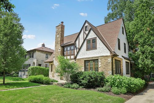 3357 N Hackett Ave, Milwaukee, WI, 53211-2944 | Card Image
