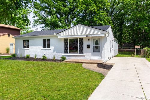 28174 Sutherland St, Southfield, MI, 48076-7338 | Card Image