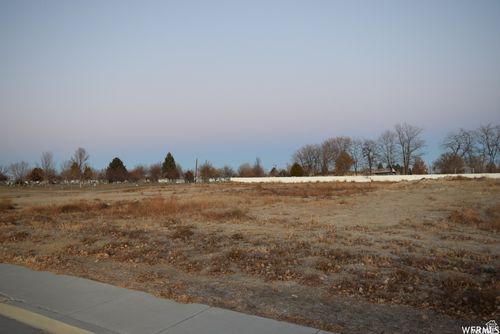 7-595 N Esquire Pkwy, Castle Dale, UT, 84513-4523 | Card Image