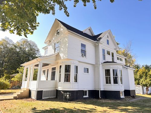 216 Market St, Farmer City, IL, 61842-1428 | Card Image