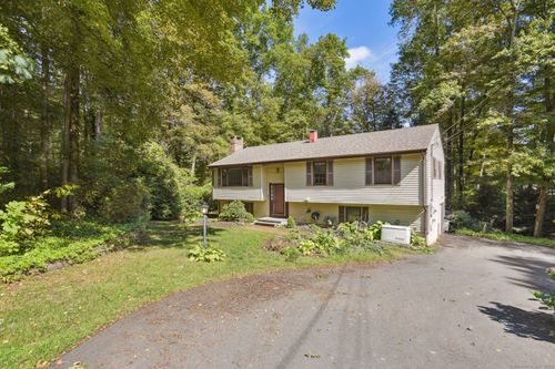 77 Pinebrook Cir, Guilford, CT, 06437-1947 | Card Image