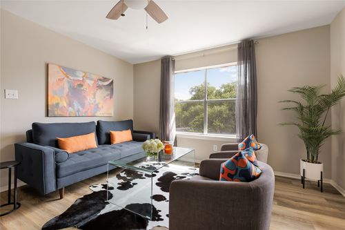 231-8210 Bent Tree Rd, Austin, TX, 78759-8352 | Card Image