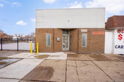 13940 Gratiot Ave, Detroit, MI, 48205-2833 | Card Image