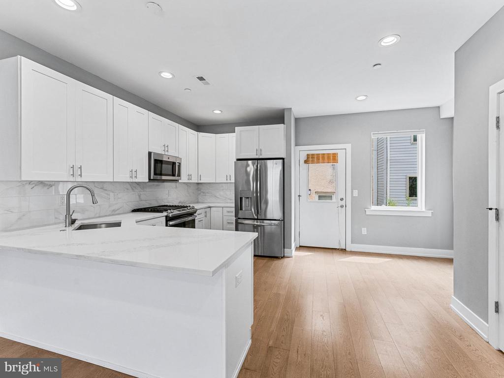Residential in PHILADELPHIA 4