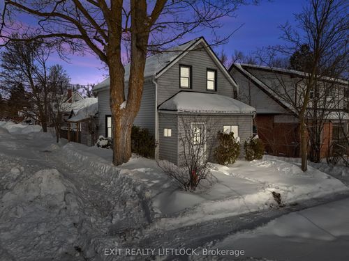 378 London St, Peterborough, ON, K9H2Z8 | Card Image