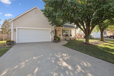 9804 Catalina Drive, Home with 3 bedrooms, 2 bathrooms and null parking in Johnston IA | Image 2