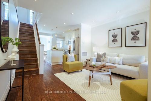 5 Heyworth Cres, Toronto, ON, M4E1T6 | Card Image