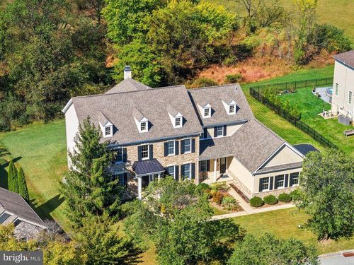 2114 Ferncroft Ln, CHESTER SPRINGS, PA, 19425-3846 | Card Image