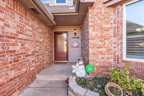13909 Arapaho Rd, Edmond, OK, 73013-1644 | Card Image