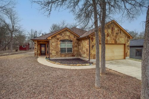 179 E Keanahalululu Ln, Bastrop, TX, 78602-5304 | Card Image