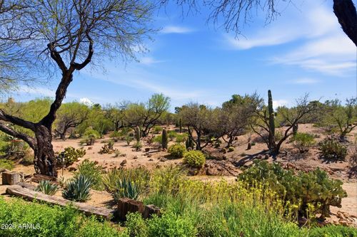 1042 N Boulder Dr, Carefree, AZ, 85377-9642 | Card Image