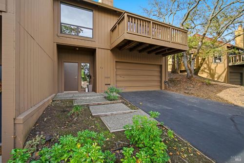 28 Oak Forest Place, Santa Rosa, CA, 95409 | Card Image