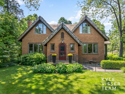 2346 Lake Dr Se, East Grand Rapids, MI, 49506-3002 | Card Image