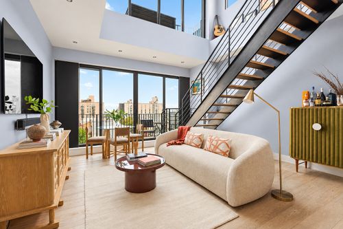 5b-558 5th Ave, New York, NY, 10036-5001 | Card Image