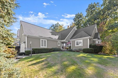 7285 Rabbit Ears Pass, Clarkston, MI, 48346-1986 | Card Image