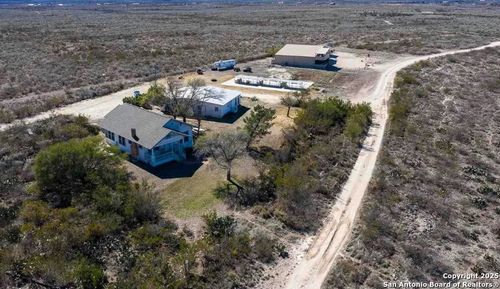 100 Hillcrest Rd, Del Rio, TX, 78840-5277 | Card Image