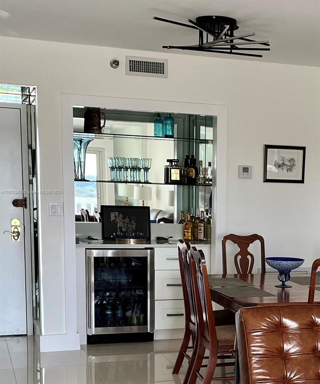 APT-1014 - 4001 Hillcrest Dr, Condo with 1 bedrooms, 2 bathrooms and null parking in Hollywood FL | Image 11