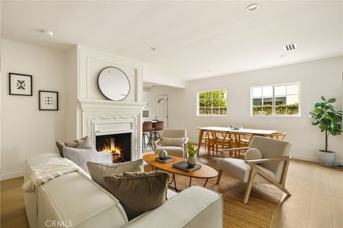14519 Addison St, Sherman Oaks, CA, 91403-1708 | Card Image