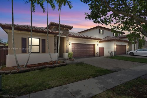 2732 Ne 2nd Dr, Homestead, FL, 33033-7194 | Card Image