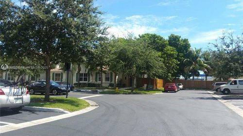 917 Ne 42nd Pl, Homestead, FL, 33033-5162 | Card Image