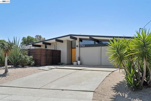 5768 Highwood Rd, Castro Valley, CA, 94552-1820 | Card Image