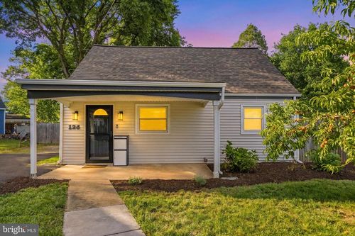 126 Mace St, MANASSAS PARK, VA, 20111-2037 | Card Image
