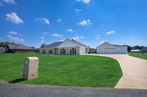 9 Willow Bnd, New Boston, TX, 75570-9781 | Card Image