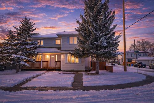 3103 39 St Sw, Calgary, AB, T3E3G9 | Card Image