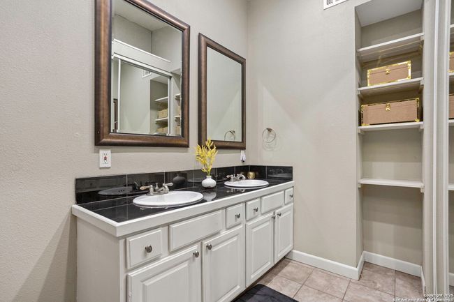 18218 Scenic Loop Rd, House other with 3 bedrooms, 2 bathrooms and null parking in Helotes TX | Image 11