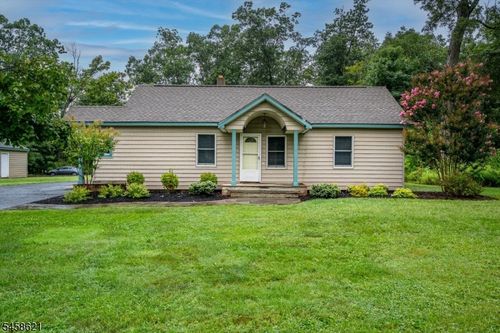 122 Cortelyou Ln, Somerset, NJ, 08873-5315 | Card Image
